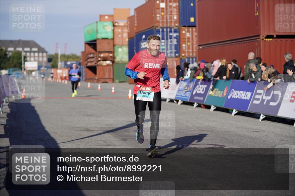 03.10.2025 - Köhlbrandbrückenlauf Michael Burmester http://msf.ph/oto/8992221 03.10.2025 09:51:24 Ziel 1032, 3082, 3401, 3740 meine-sportfotos.de