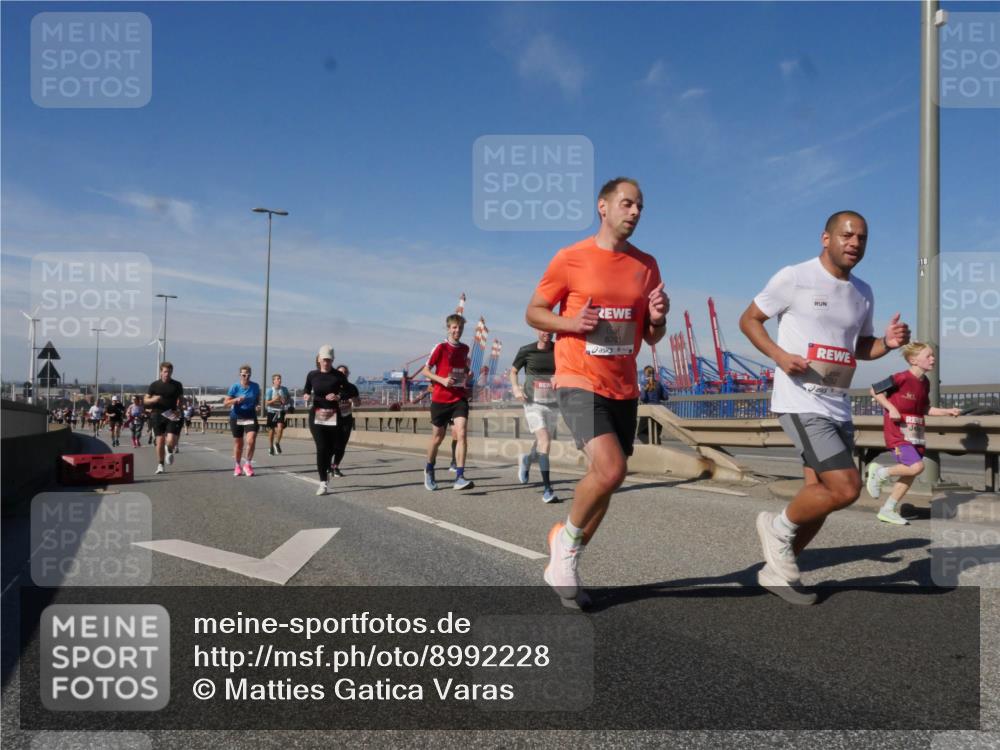 03.10.2025 - Köhlbrandbrückenlauf Matties Gatica Varas http://msf.ph/oto/8992228 03.10.2025 12:43:55 Position 2 6781 meine-sportfotos.de