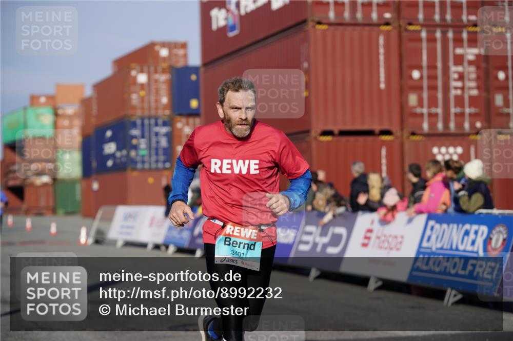 03.10.2025 - Köhlbrandbrückenlauf Michael Burmester http://msf.ph/oto/8992232 03.10.2025 09:51:24 Ziel 1032, 3082, 3401, 3740 meine-sportfotos.de