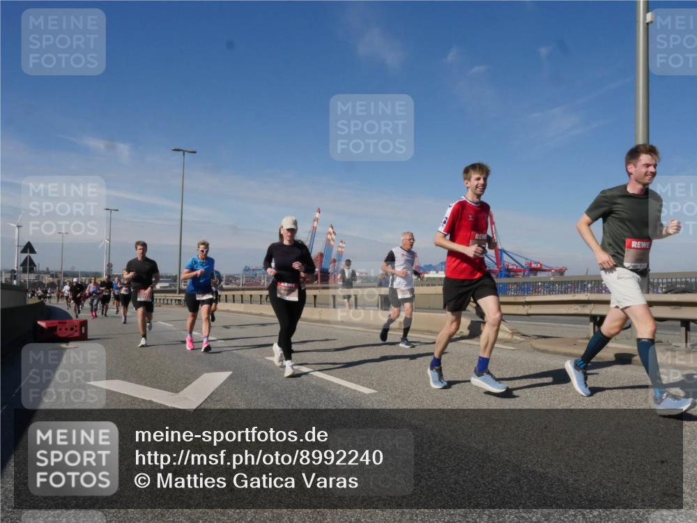 03.10.2025 - Köhlbrandbrückenlauf Matties Gatica Varas http://msf.ph/oto/8992240 03.10.2025 12:43:57 Position 2  meine-sportfotos.de