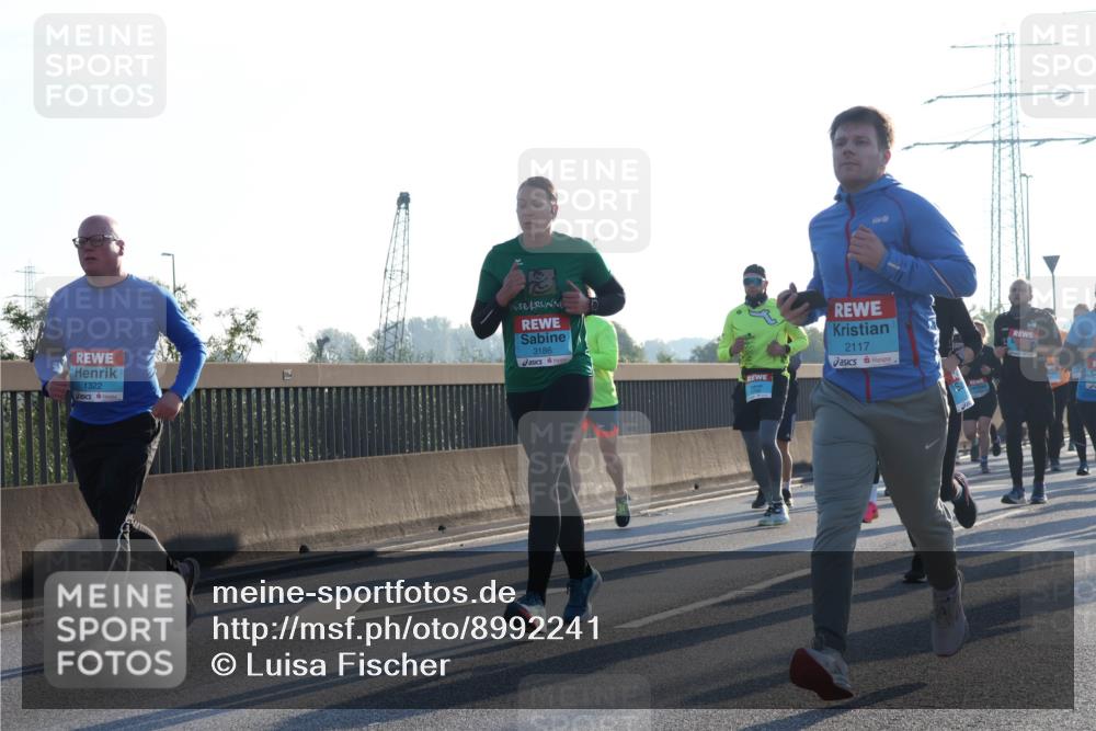 03.10.2025 - Köhlbrandbrückenlauf Luisa Fischer http://msf.ph/oto/8992241 03.10.2025 10:17:39 Position 3 1322, 3186, 2117 meine-sportfotos.de