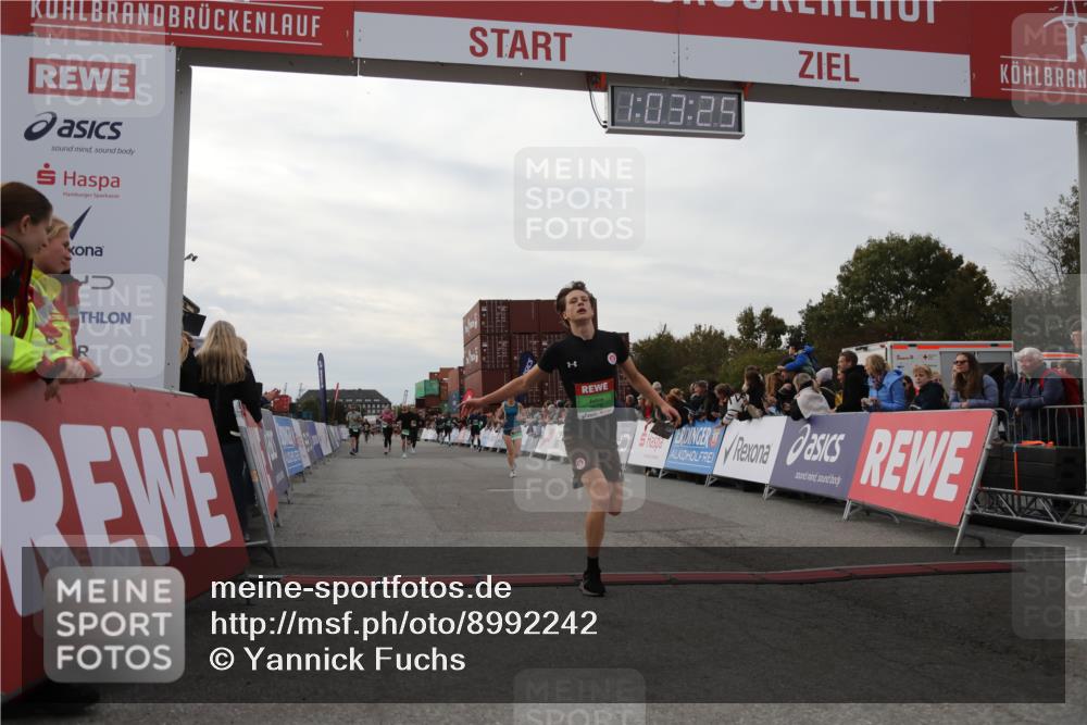 03.10.2025 - Köhlbrandbrückenlauf Yannick Fuchs http://msf.ph/oto/8992242 03.10.2025 16:03:23 Ziel 7013, 7094, 7224, 7418, 7485, 7873, 9305, 9678 meine-sportfotos.de