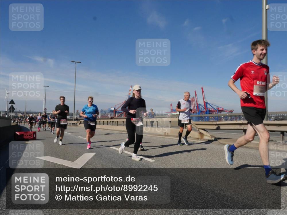 03.10.2025 - Köhlbrandbrückenlauf Matties Gatica Varas http://msf.ph/oto/8992245 03.10.2025 12:43:57 Position 2  meine-sportfotos.de