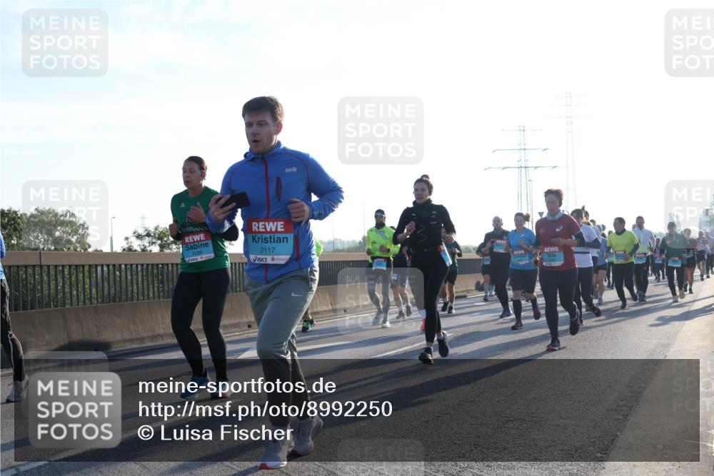 03.10.2025 - Köhlbrandbrückenlauf Luisa Fischer http://msf.ph/oto/8992250 03.10.2025 10:17:40 Position 3 3186, 2117 meine-sportfotos.de