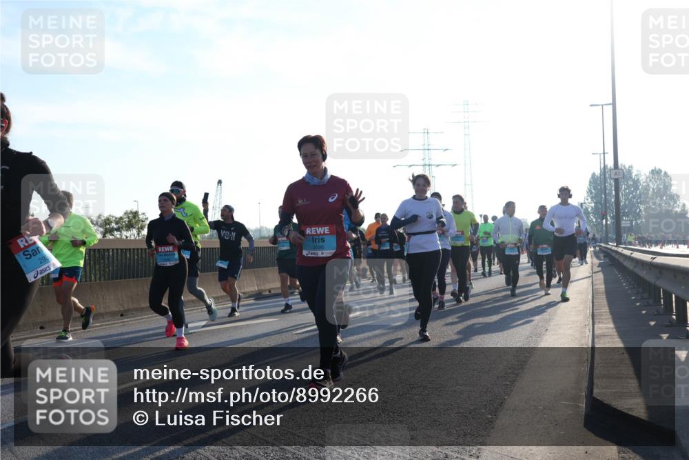 03.10.2025 - Köhlbrandbrückenlauf Luisa Fischer http://msf.ph/oto/8992266 03.10.2025 10:17:41 Position 3 2939, 3596 meine-sportfotos.de