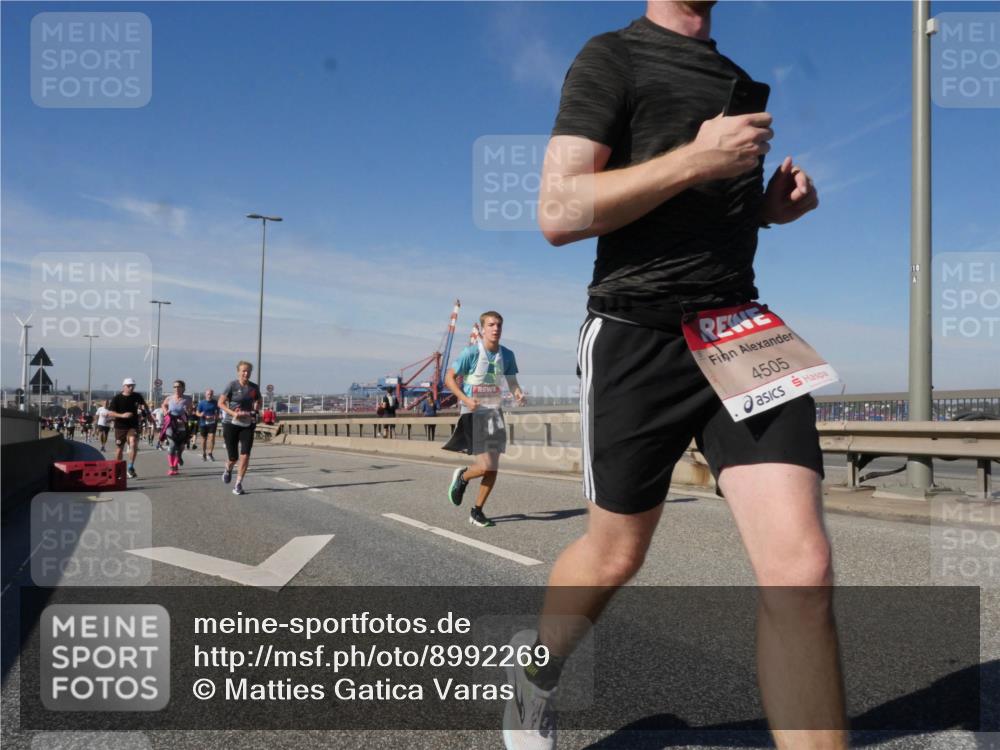 03.10.2025 - Köhlbrandbrückenlauf Matties Gatica Varas http://msf.ph/oto/8992269 03.10.2025 12:44:00 Position 2 4505 meine-sportfotos.de