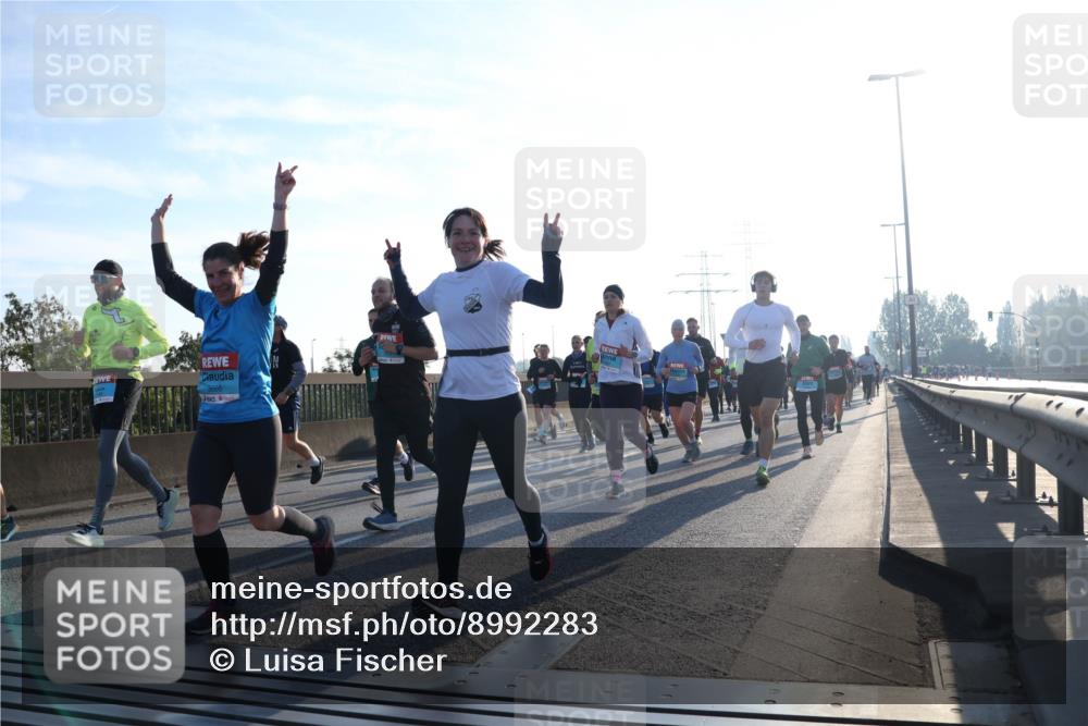 03.10.2025 - Köhlbrandbrückenlauf Luisa Fischer http://msf.ph/oto/8992283 03.10.2025 10:17:43 Position 3 3666 meine-sportfotos.de