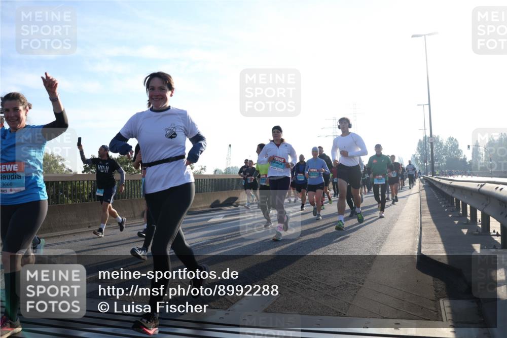 03.10.2025 - Köhlbrandbrückenlauf Luisa Fischer http://msf.ph/oto/8992288 03.10.2025 10:17:43 Position 3 3666, 100, 00 meine-sportfotos.de