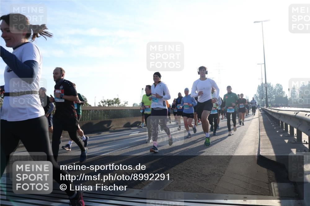 03.10.2025 - Köhlbrandbrückenlauf Luisa Fischer http://msf.ph/oto/8992291 03.10.2025 10:17:44 Position 3  meine-sportfotos.de