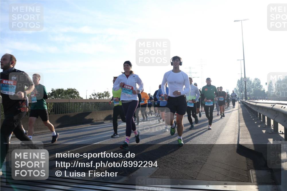 03.10.2025 - Köhlbrandbrückenlauf Luisa Fischer http://msf.ph/oto/8992294 03.10.2025 10:17:44 Position 3 1921, 1387, 00, 00 meine-sportfotos.de