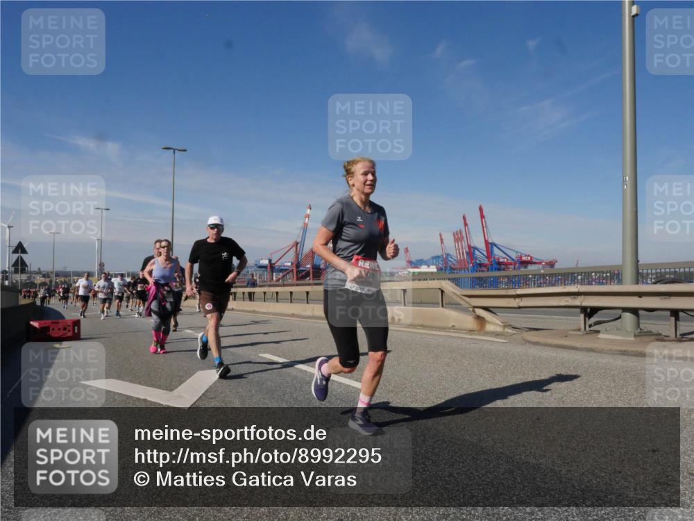 03.10.2025 - Köhlbrandbrückenlauf Matties Gatica Varas http://msf.ph/oto/8992295 03.10.2025 12:44:03 Position 2  meine-sportfotos.de