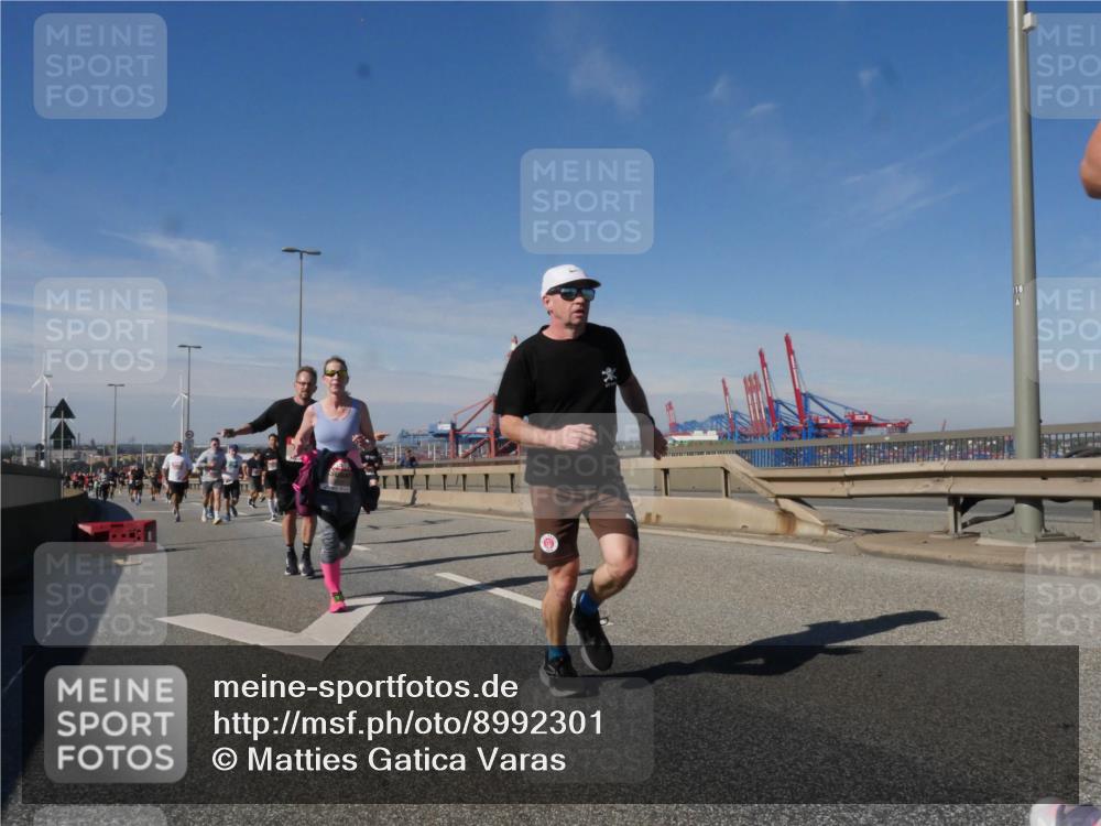 03.10.2025 - Köhlbrandbrückenlauf Matties Gatica Varas http://msf.ph/oto/8992301 03.10.2025 12:44:04 Position 2  meine-sportfotos.de