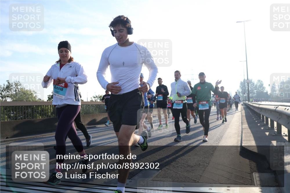 03.10.2025 - Köhlbrandbrückenlauf Luisa Fischer http://msf.ph/oto/8992302 03.10.2025 10:17:45 Position 3 100, 00 meine-sportfotos.de