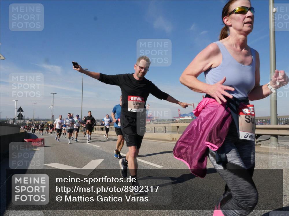 03.10.2025 - Köhlbrandbrückenlauf Matties Gatica Varas http://msf.ph/oto/8992317 03.10.2025 12:44:06 Position 2 4975 meine-sportfotos.de