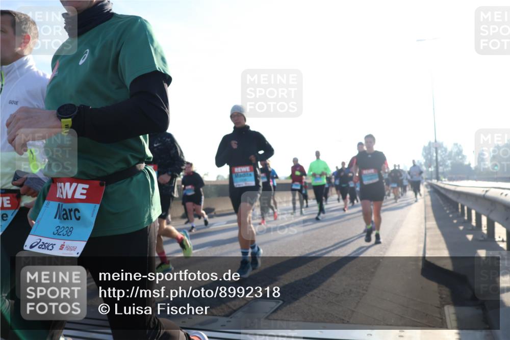 03.10.2025 - Köhlbrandbrückenlauf Luisa Fischer http://msf.ph/oto/8992318 03.10.2025 10:17:46 Position 3 3238 meine-sportfotos.de