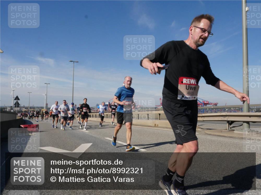 03.10.2025 - Köhlbrandbrückenlauf Matties Gatica Varas http://msf.ph/oto/8992321 03.10.2025 12:44:07 Position 2 4975 meine-sportfotos.de