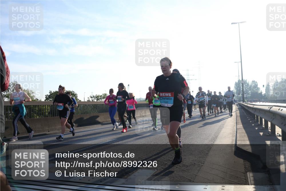 03.10.2025 - Köhlbrandbrückenlauf Luisa Fischer http://msf.ph/oto/8992326 03.10.2025 10:17:47 Position 3 1649, 00, 00 meine-sportfotos.de