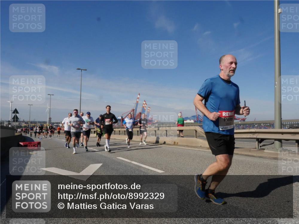 03.10.2025 - Köhlbrandbrückenlauf Matties Gatica Varas http://msf.ph/oto/8992329 03.10.2025 12:44:08 Position 2 4412 meine-sportfotos.de