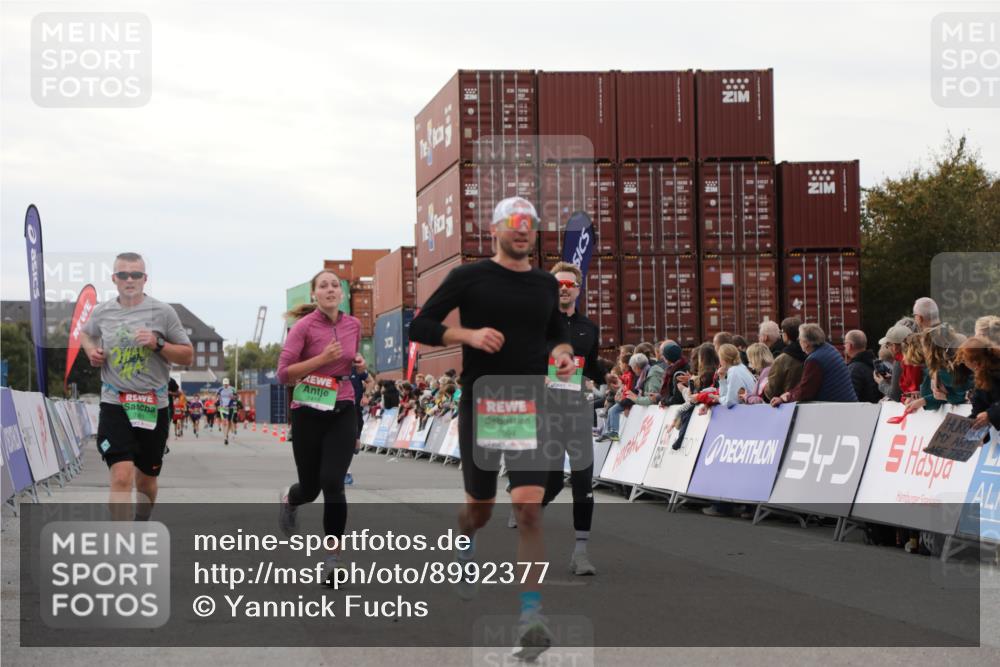 03.10.2025 - Köhlbrandbrückenlauf Yannick Fuchs http://msf.ph/oto/8992377 03.10.2025 16:03:29 Ziel 7013, 7094, 7224, 7284, 7418, 7485, 9103, 9632 meine-sportfotos.de
