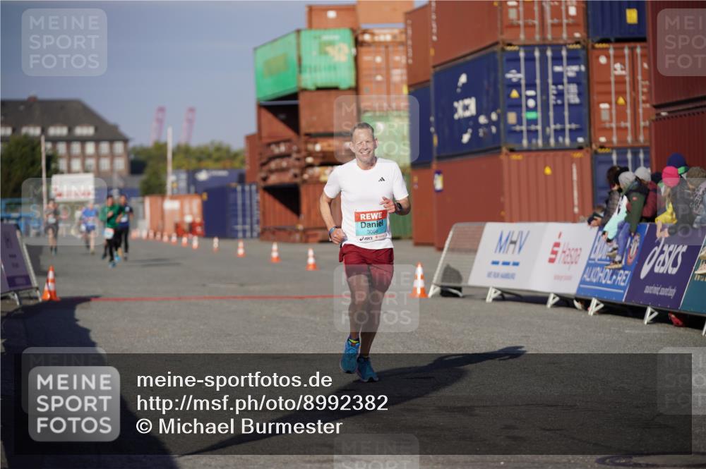 03.10.2025 - Köhlbrandbrückenlauf Michael Burmester http://msf.ph/oto/8992382 03.10.2025 09:51:50 Ziel 3086, 3809 meine-sportfotos.de