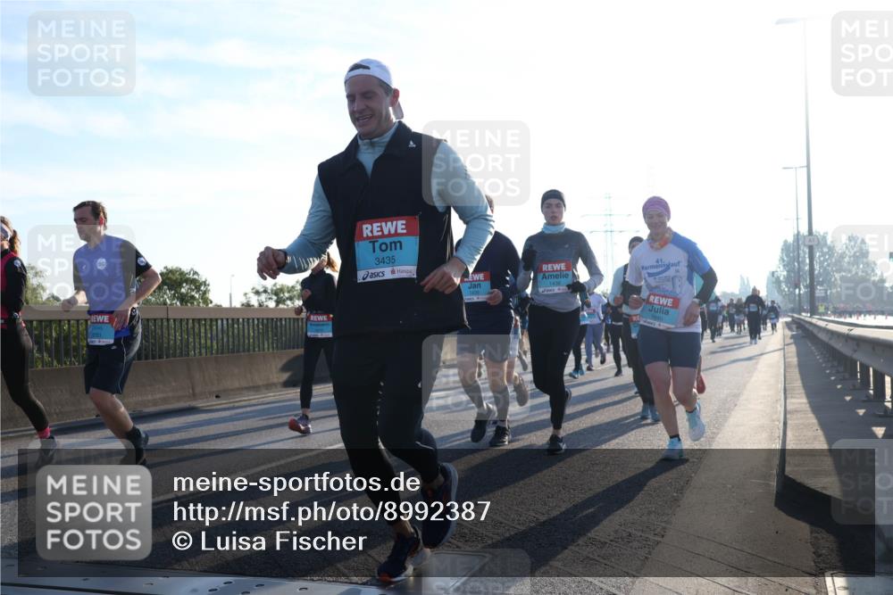 03.10.2025 - Köhlbrandbrückenlauf Luisa Fischer http://msf.ph/oto/8992387 03.10.2025 10:17:53 Position 3 3435, 1439, 1438, 41, 1640 meine-sportfotos.de