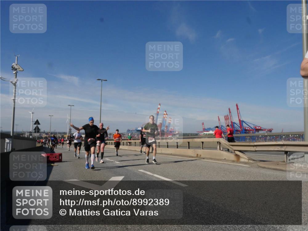 03.10.2025 - Köhlbrandbrückenlauf Matties Gatica Varas http://msf.ph/oto/8992389 03.10.2025 12:44:15 Position 2 118 meine-sportfotos.de