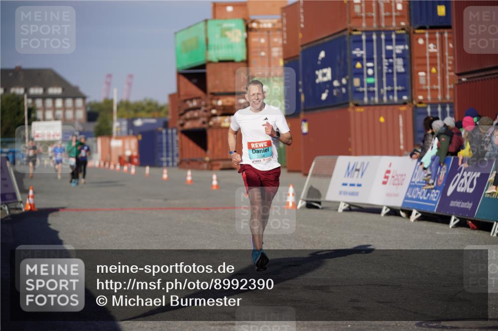 03.10.2025 - Köhlbrandbrückenlauf Michael Burmester http://msf.ph/oto/8992390 03.10.2025 09:51:51 Ziel 3086, 3809 meine-sportfotos.de