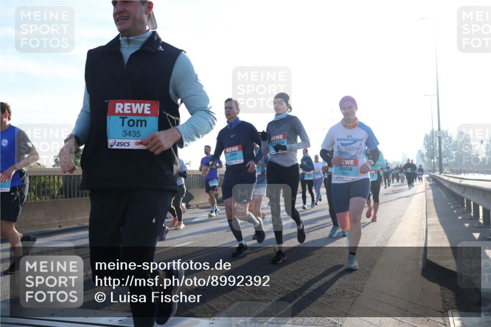 03.10.2025 - Köhlbrandbrückenlauf Luisa Fischer http://msf.ph/oto/8992392 03.10.2025 10:17:53 Position 3 3435, 41, 1439, 20, 1640 meine-sportfotos.de