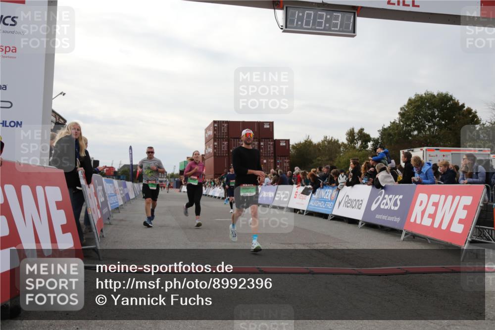 03.10.2025 - Köhlbrandbrückenlauf Yannick Fuchs http://msf.ph/oto/8992396 03.10.2025 16:03:29 Ziel 7013, 7094, 7224, 7284, 7418, 7485, 9103, 9632 meine-sportfotos.de