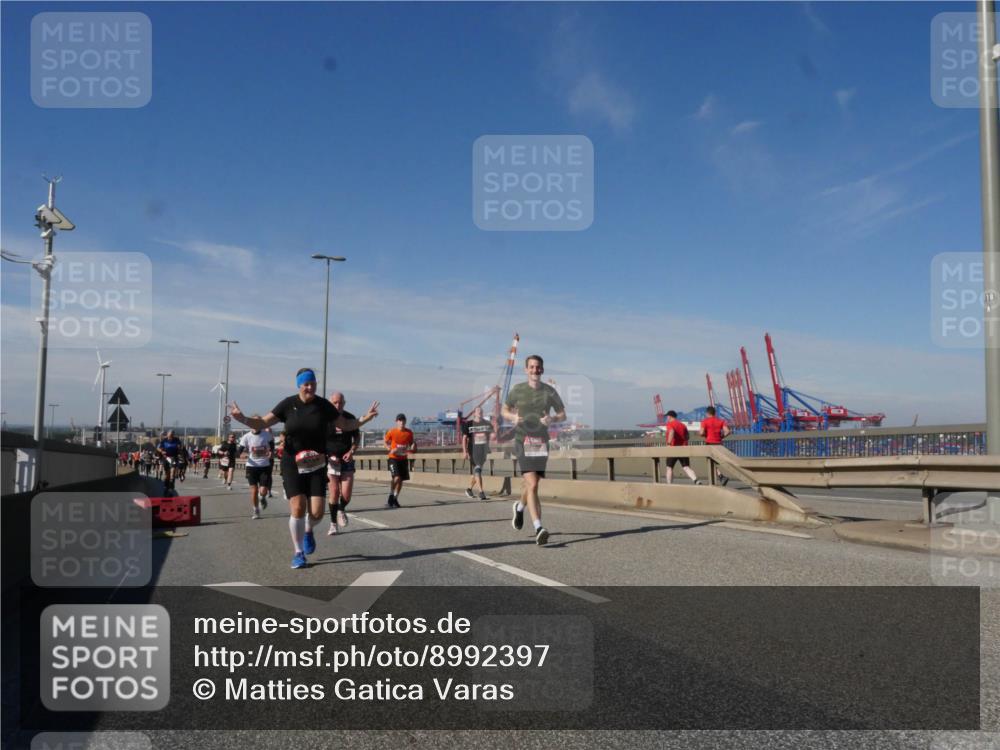03.10.2025 - Köhlbrandbrückenlauf Matties Gatica Varas http://msf.ph/oto/8992397 03.10.2025 12:44:15 Position 2 118 meine-sportfotos.de