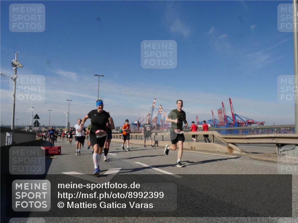 03.10.2025 - Köhlbrandbrückenlauf Matties Gatica Varas http://msf.ph/oto/8992399 03.10.2025 12:44:16 Position 2 118 meine-sportfotos.de