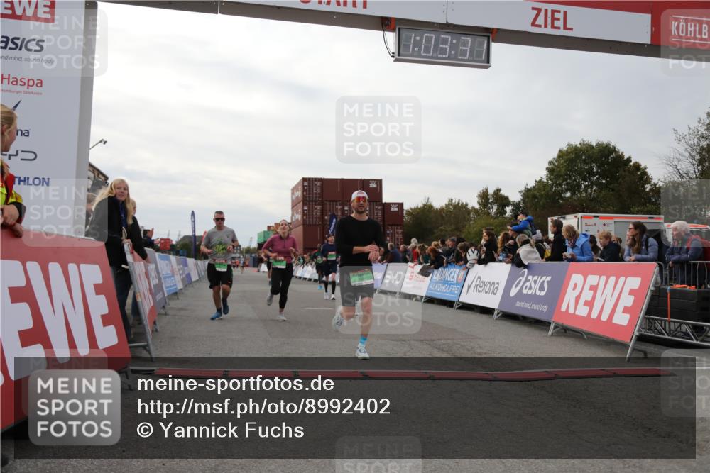 03.10.2025 - Köhlbrandbrückenlauf Yannick Fuchs http://msf.ph/oto/8992402 03.10.2025 16:03:29 Ziel 7013, 7094, 7224, 7284, 7418, 7485, 9103, 9632 meine-sportfotos.de
