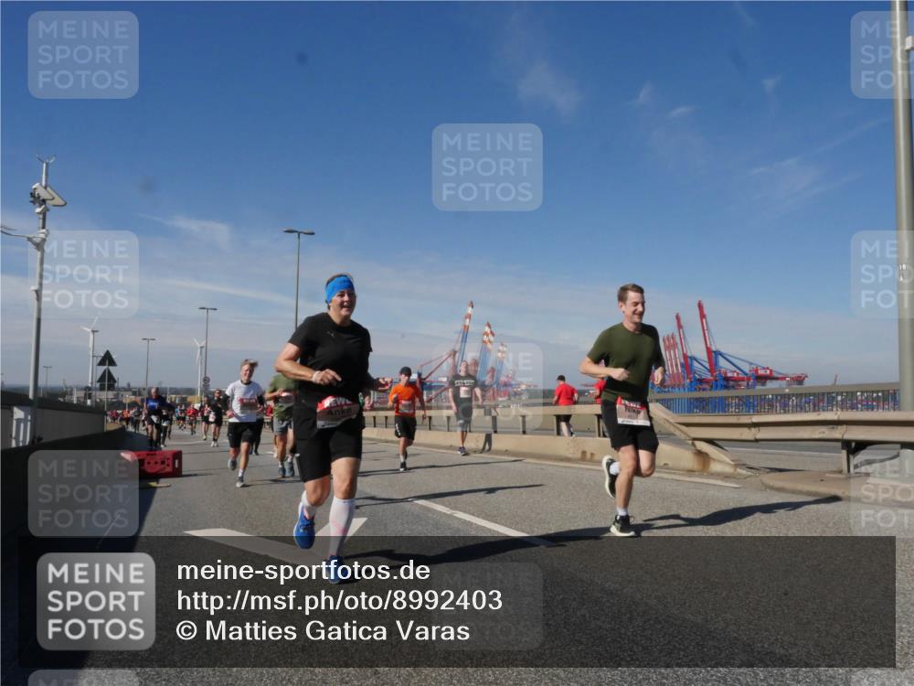 03.10.2025 - Köhlbrandbrückenlauf Matties Gatica Varas http://msf.ph/oto/8992403 03.10.2025 12:44:16 Position 2 118 meine-sportfotos.de