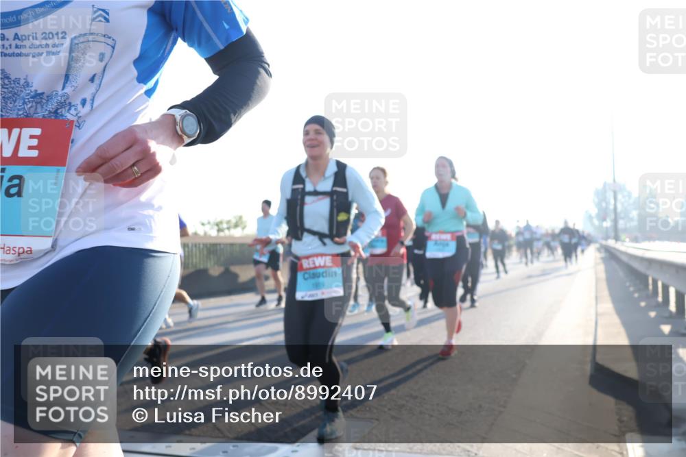 03.10.2025 - Köhlbrandbrückenlauf Luisa Fischer http://msf.ph/oto/8992407 03.10.2025 10:17:55 Position 3 9, 2012, 1, 1 meine-sportfotos.de