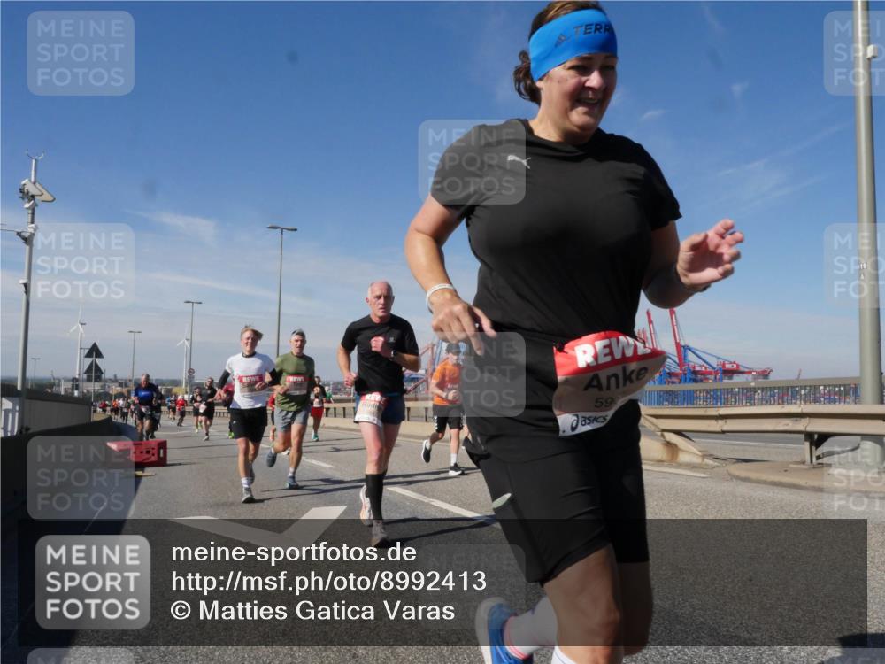 03.10.2025 - Köhlbrandbrückenlauf Matties Gatica Varas http://msf.ph/oto/8992413 03.10.2025 12:44:17 Position 2 59 meine-sportfotos.de