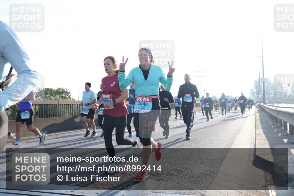 03.10.2025 - Köhlbrandbrückenlauf Luisa Fischer http://msf.ph/oto/8992414 03.10.2025 10:17:55 Position 3 1212, 1337 meine-sportfotos.de