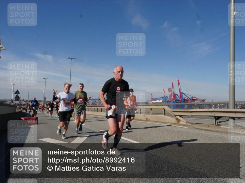 03.10.2025 - Köhlbrandbrückenlauf Matties Gatica Varas http://msf.ph/oto/8992416 03.10.2025 12:44:18 Position 2  meine-sportfotos.de