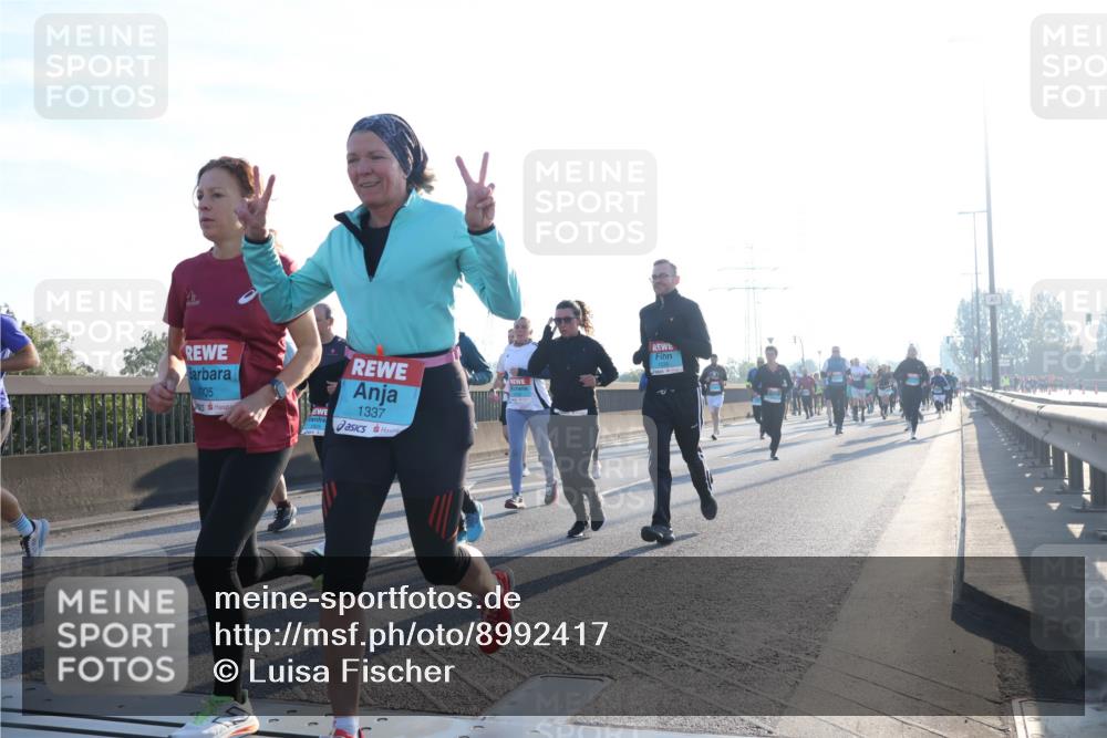03.10.2025 - Köhlbrandbrückenlauf Luisa Fischer http://msf.ph/oto/8992417 03.10.2025 10:17:56 Position 3 1705, 1337 meine-sportfotos.de