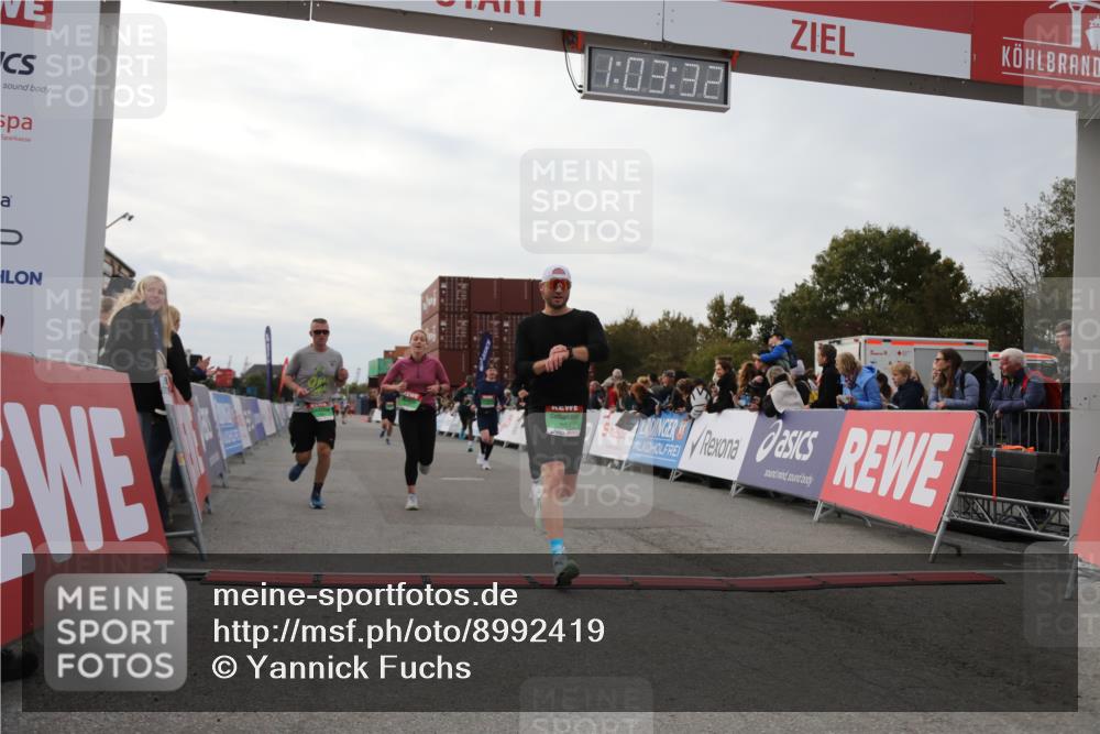 03.10.2025 - Köhlbrandbrückenlauf Yannick Fuchs http://msf.ph/oto/8992419 03.10.2025 16:03:30 Ziel 7013, 7094, 7224, 7284, 7418, 7485, 9103, 9632 meine-sportfotos.de