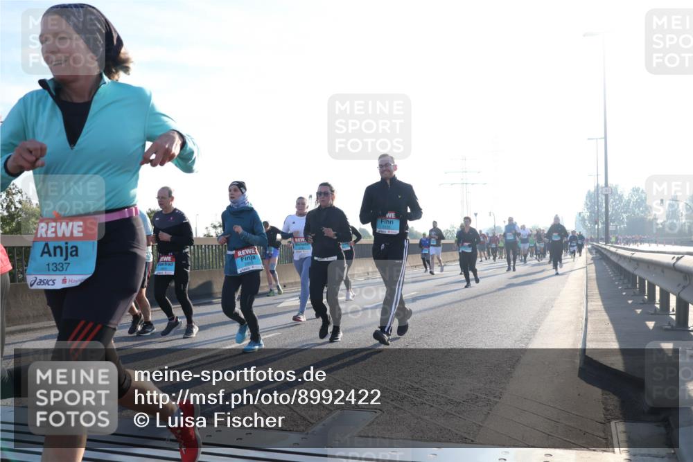 03.10.2025 - Köhlbrandbrückenlauf Luisa Fischer http://msf.ph/oto/8992422 03.10.2025 10:17:56 Position 3 1337, 200 meine-sportfotos.de