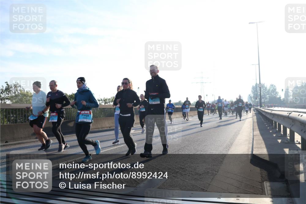 03.10.2025 - Köhlbrandbrückenlauf Luisa Fischer http://msf.ph/oto/8992424 03.10.2025 10:17:56 Position 3 2953 meine-sportfotos.de