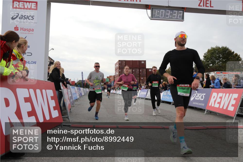 03.10.2025 - Köhlbrandbrückenlauf Yannick Fuchs http://msf.ph/oto/8992449 03.10.2025 16:03:30 Ziel 7013, 7094, 7224, 7284, 7418, 7485, 9103, 9632 meine-sportfotos.de