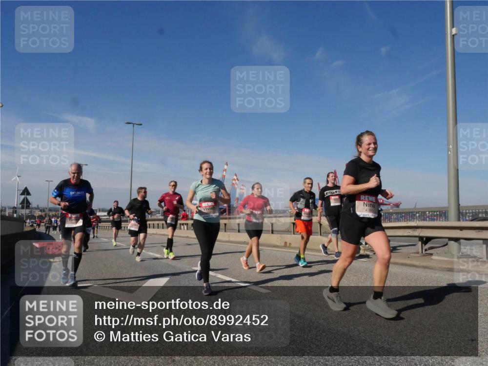 03.10.2025 - Köhlbrandbrückenlauf Matties Gatica Varas http://msf.ph/oto/8992452 03.10.2025 12:44:21 Position 2 4260 meine-sportfotos.de
