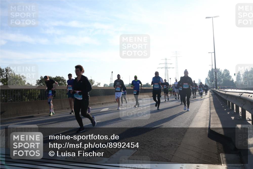 03.10.2025 - Köhlbrandbrückenlauf Luisa Fischer http://msf.ph/oto/8992454 03.10.2025 10:17:59 Position 3 00 meine-sportfotos.de