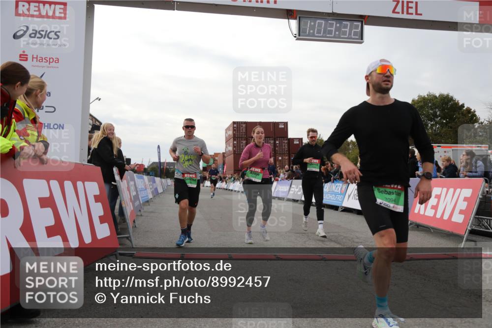 03.10.2025 - Köhlbrandbrückenlauf Yannick Fuchs http://msf.ph/oto/8992457 03.10.2025 16:03:31 Ziel 7094, 7224, 7284, 7418, 7485, 9103, 9632, 9666 meine-sportfotos.de