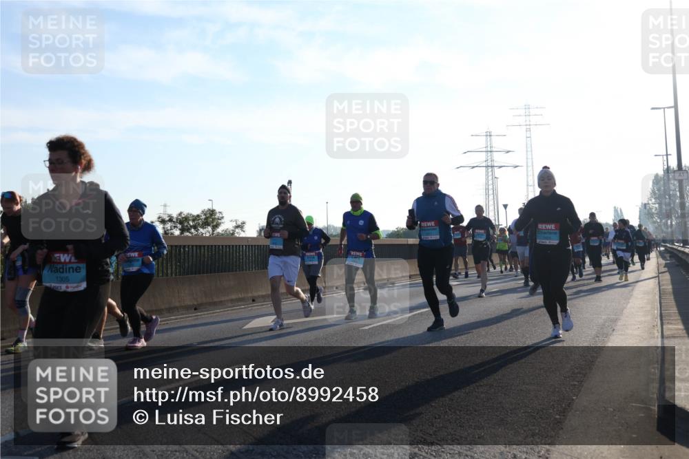03.10.2025 - Köhlbrandbrückenlauf Luisa Fischer http://msf.ph/oto/8992458 03.10.2025 10:18:00 Position 3 1305 meine-sportfotos.de