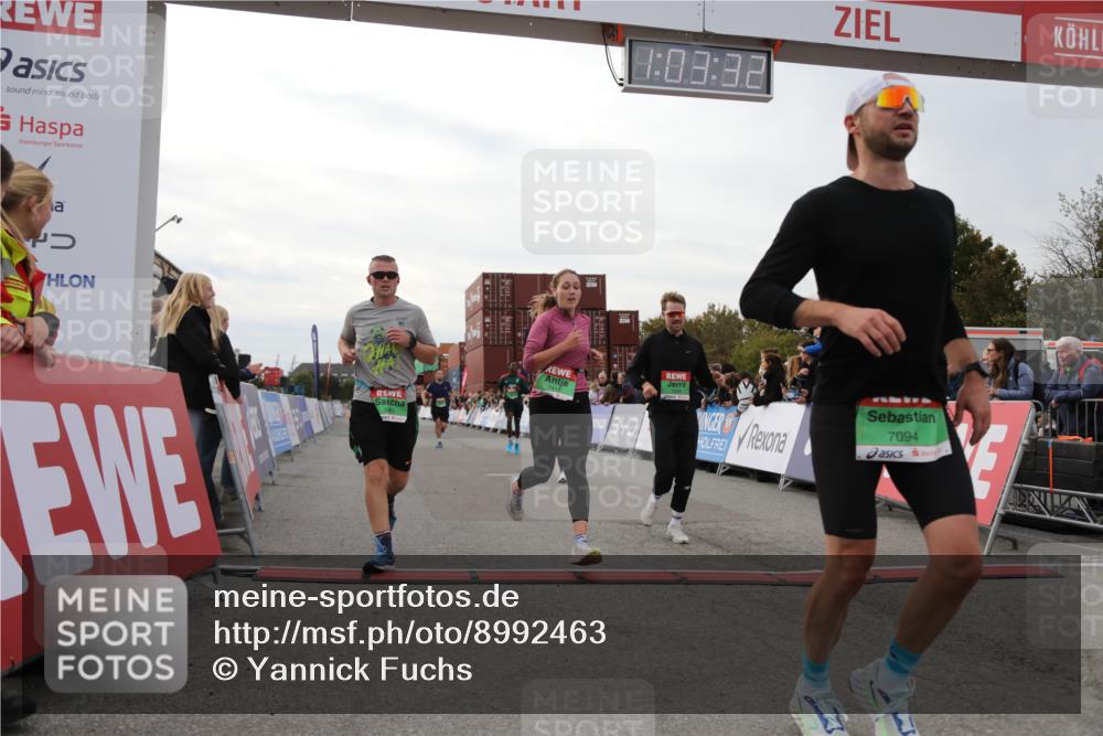 03.10.2025 - Köhlbrandbrückenlauf Yannick Fuchs http://msf.ph/oto/8992463 03.10.2025 16:03:31 Ziel 7094, 7224, 7284, 7418, 7485, 9103, 9632, 9666 meine-sportfotos.de