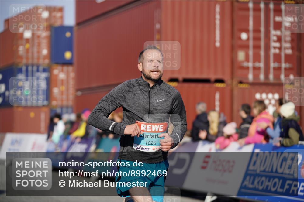 03.10.2025 - Köhlbrandbrückenlauf Michael Burmester http://msf.ph/oto/8992469 03.10.2025 09:52:04 Ziel 1026, 1187, 2722, 3248, 3756 meine-sportfotos.de