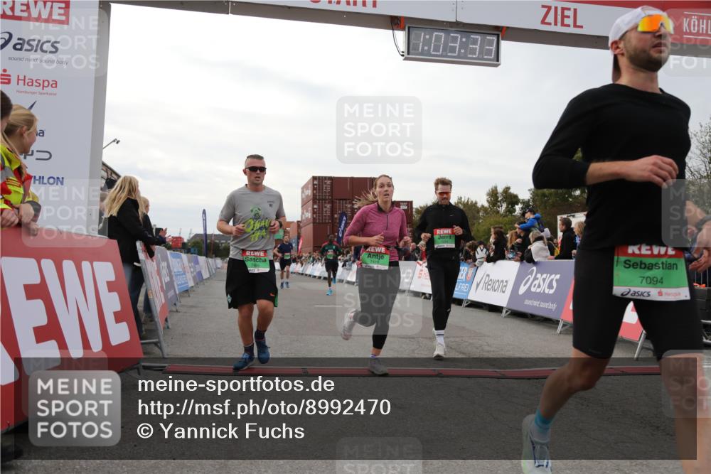 03.10.2025 - Köhlbrandbrückenlauf Yannick Fuchs http://msf.ph/oto/8992470 03.10.2025 16:03:31 Ziel 7094, 7224, 7284, 7418, 7485, 9103, 9632, 9666 meine-sportfotos.de