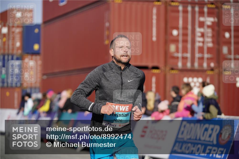 03.10.2025 - Köhlbrandbrückenlauf Michael Burmester http://msf.ph/oto/8992474 03.10.2025 09:52:04 Ziel 1026, 1187, 2722, 3248, 3756 meine-sportfotos.de